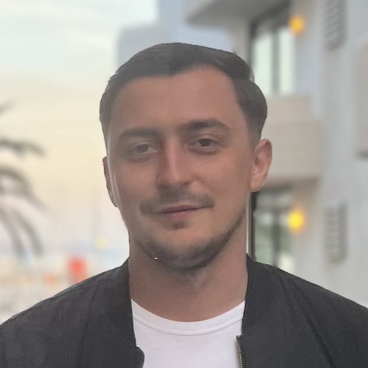 Javid, co-founder of Huisdoc